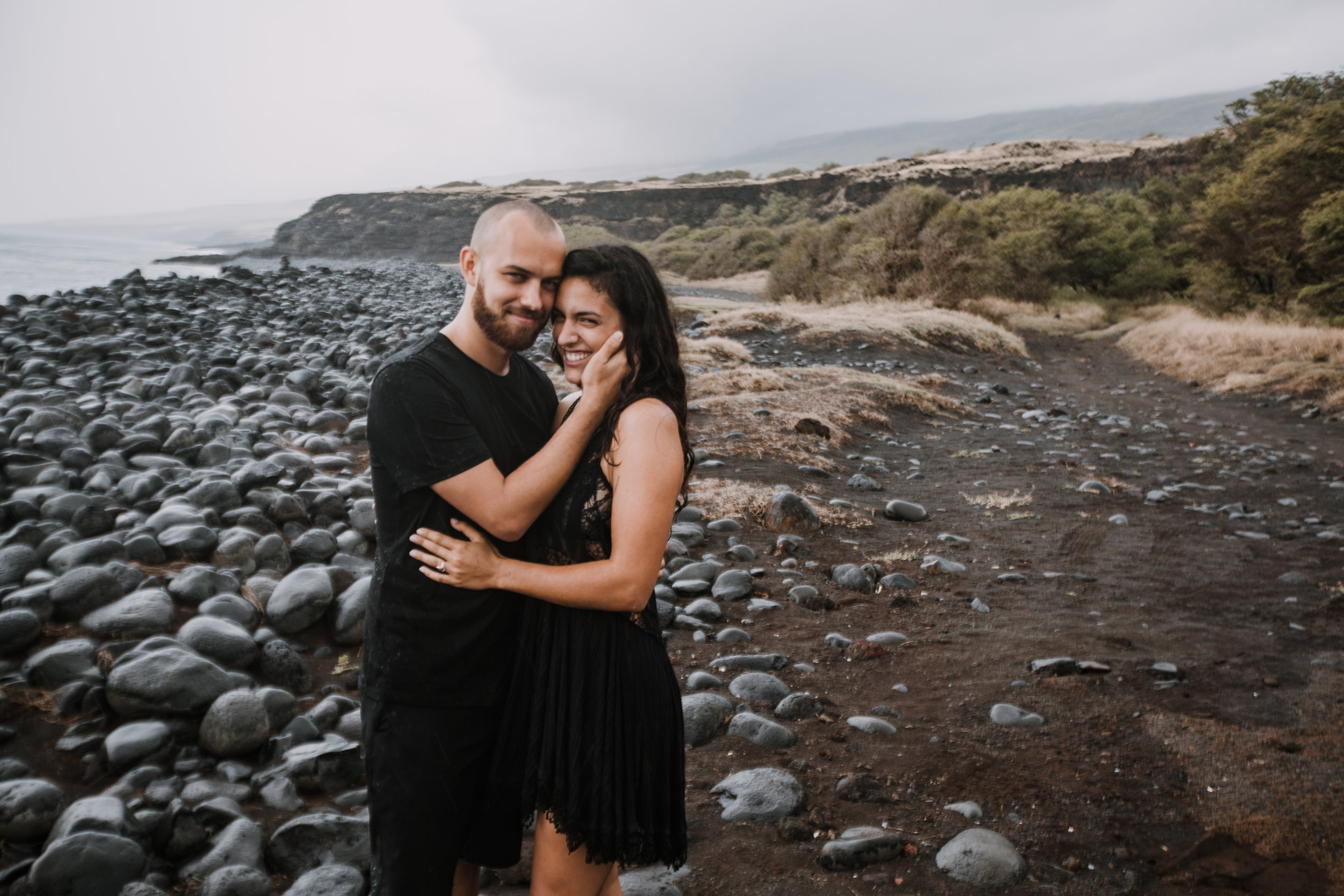 couple on kaupo beach, hawaiian volcanic eruption, lava rock, haleakala national park, hawaii wedding photographer, hawaii elopement photographer, maui wedding, maui engagements, maui elopement