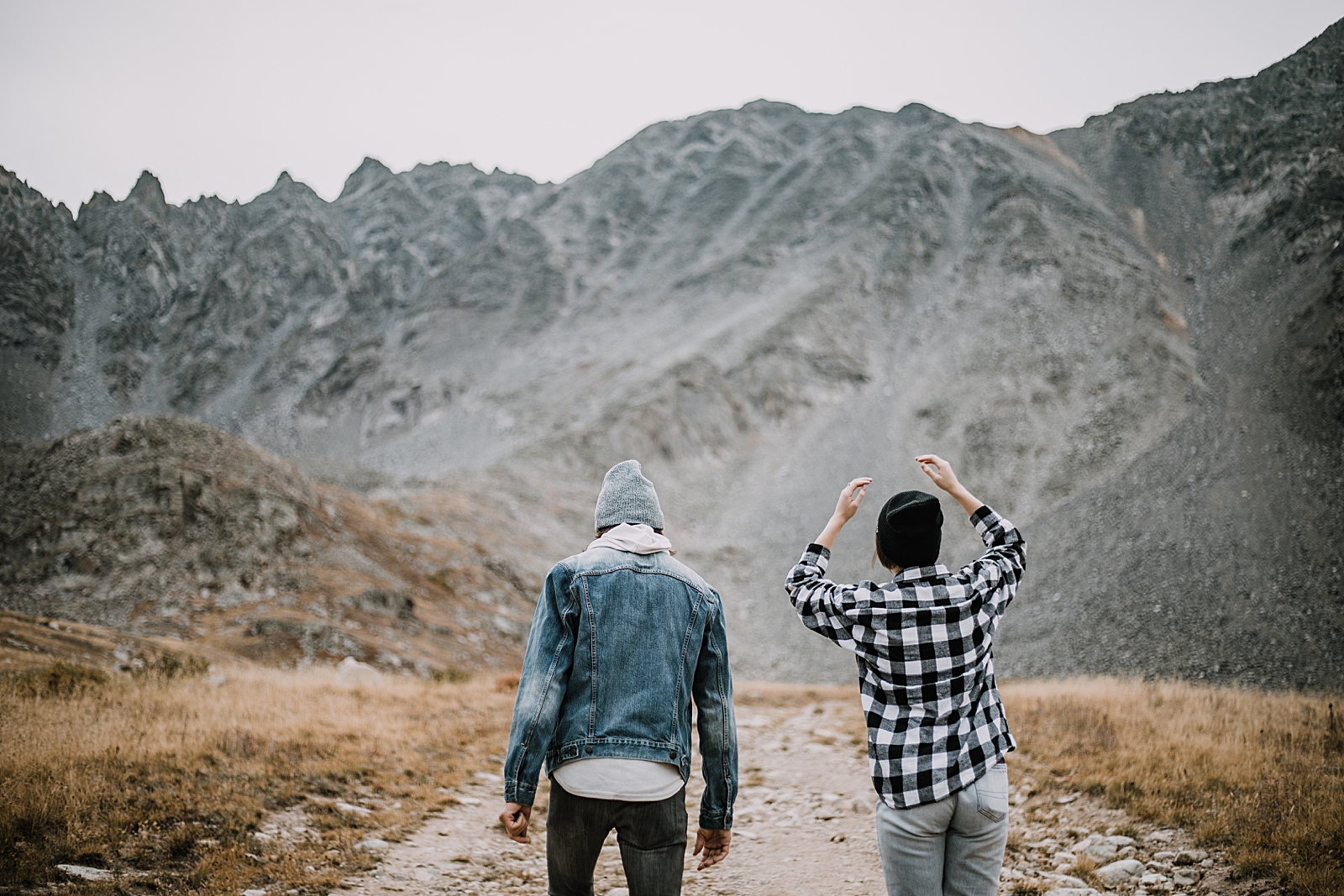 couple walking colorado trail, hike mayflower gulch, mayflower gulch proposal, mayflower gulch elopement, mayflower gulch wedding, mayflower gulch engagments, leadville elopement, leadville wedding