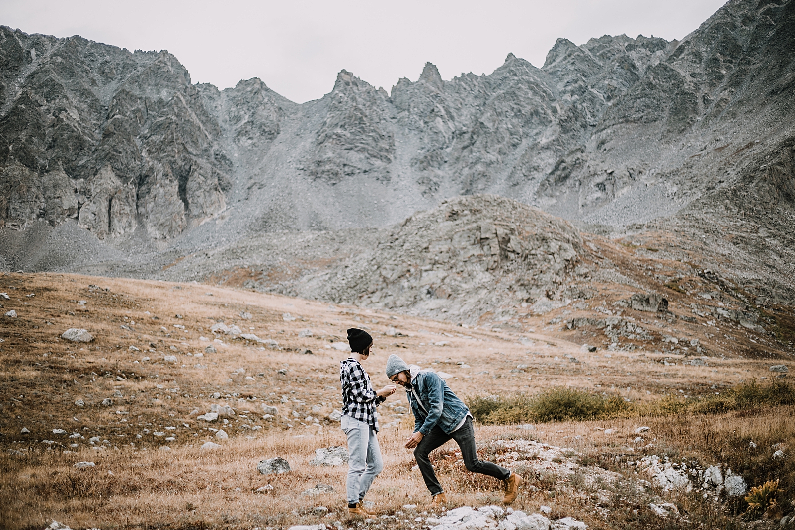 colorado mountain proposal, hike mayflower gulch, mayflower gulch proposal, mayflower gulch elopement, mayflower gulch wedding, mayflower gulch engagments, leadville elopement, leadville wedding