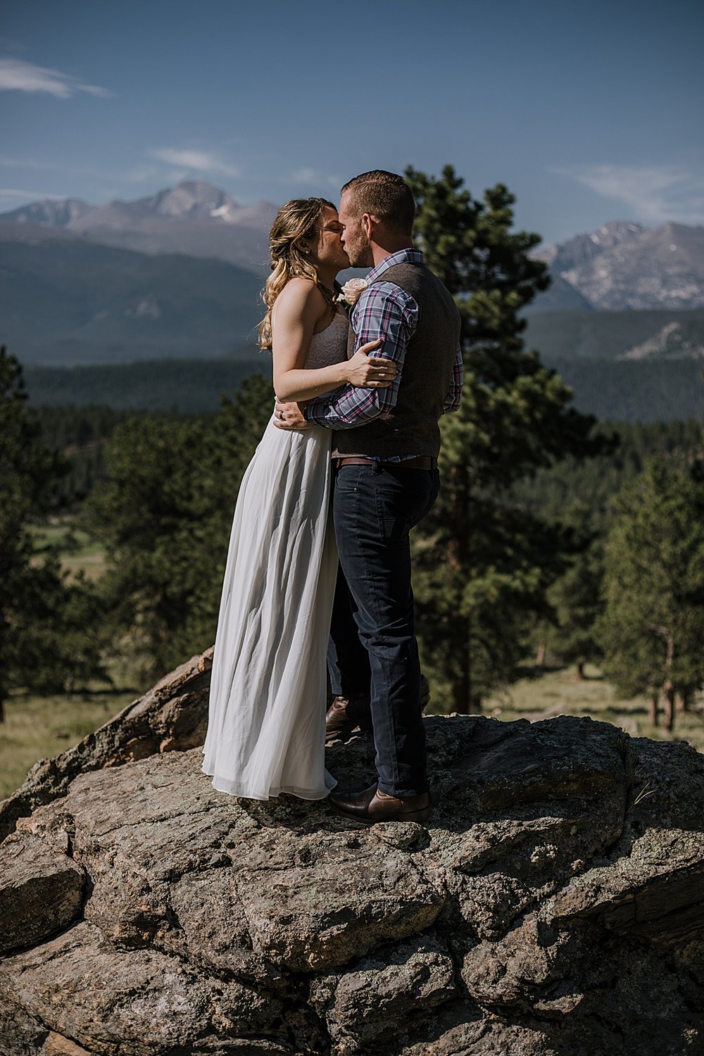 couple kissing, RMNP elopement ceremony, rocky mountain national park elopement, 3M curves elopement, self solemnizing, self solemnization, long's peak, hiking elopement, estes park elopement