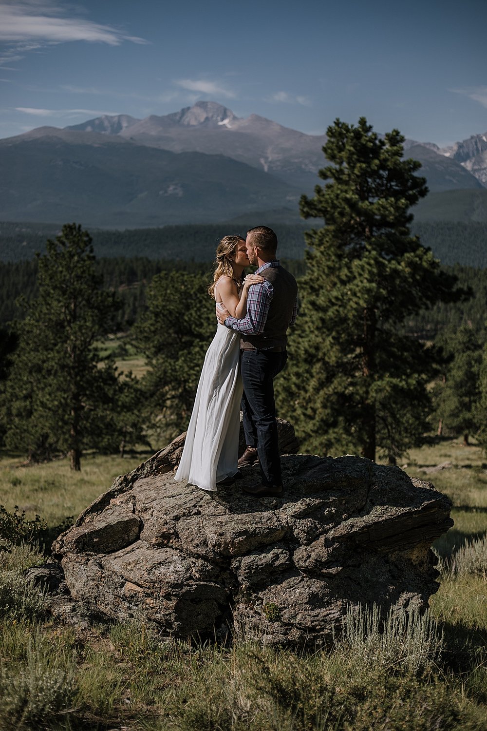 couple kissing, RMNP elopement ceremony, rocky mountain national park elopement, 3M curves elopement, self solemnizing, self solemnization, long's peak, hiking elopement, estes park elopement