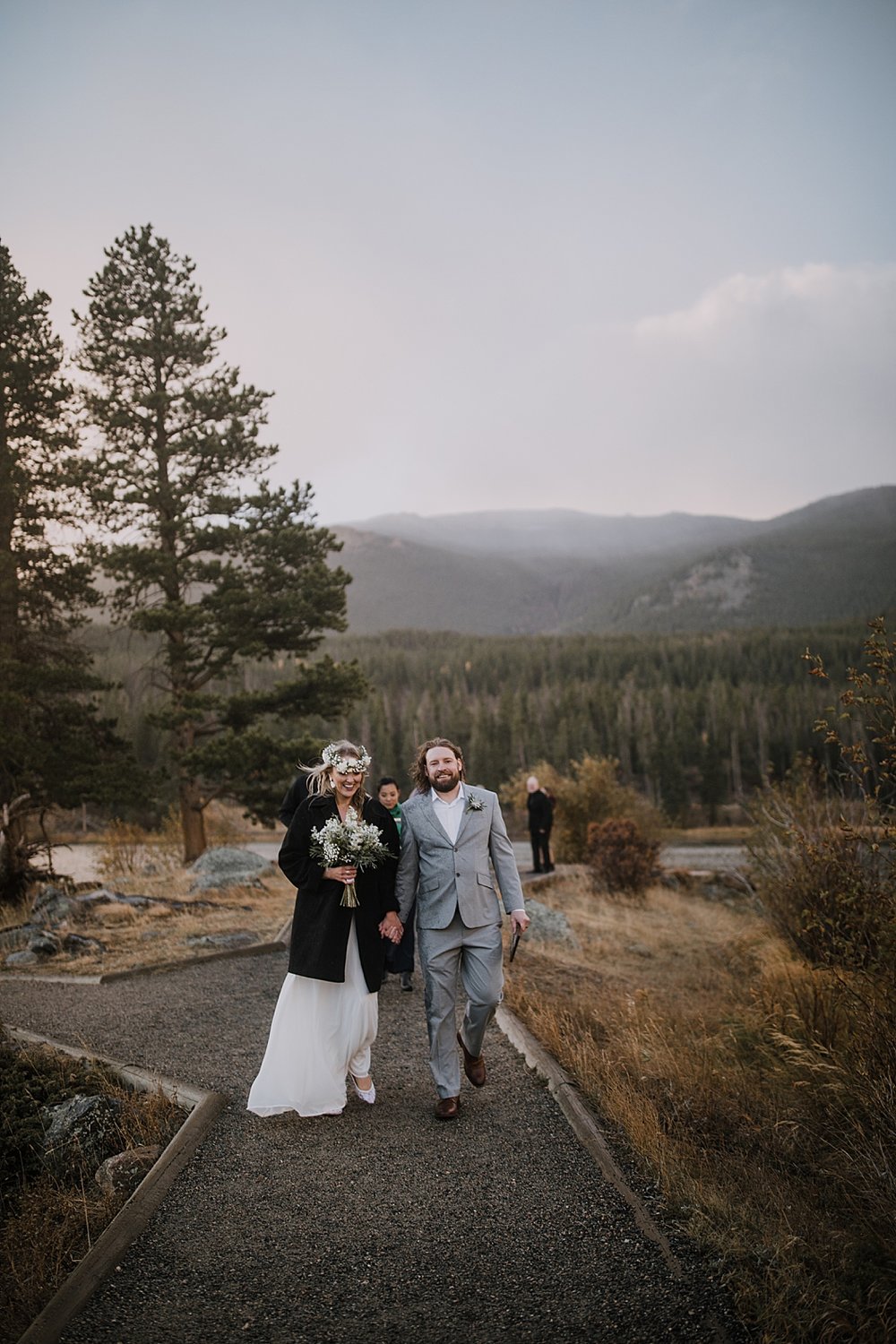 hiking couple, sprague lake dock elopement, sunrise elopement, colorado elopement, sprague lake elopement, rocky mountain national park elopement, adventurous colorado hiking elopement