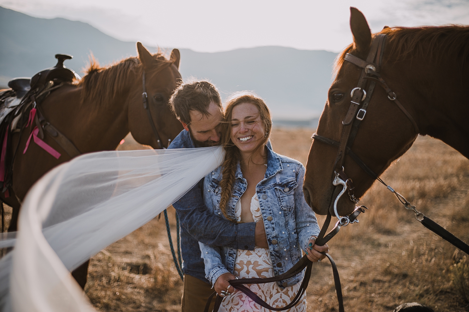 bride and groom riding horses, sunrise horseback riding in colorado, silverthorne colorado elopement, silverthorne colorado wedding, horseback riding on your wedding day, day after session