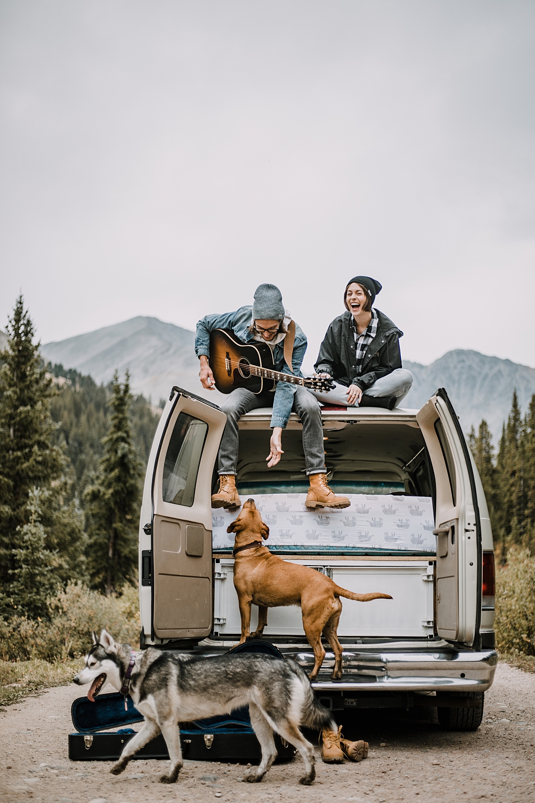 couple living in van with dogs, hiking mayflower gulch leadville and copper colorado, off road jeeping to mayflower gulch, sunrise at mayflower gulch, leadville wedding photographer, mountain vanlife