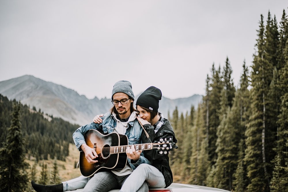 couple playing guitar, hiking mayflower gulch leadville and copper colorado, off road jeeping to mayflower gulch, sunrise at mayflower gulch, leadville wedding photographer, mountain vanlife