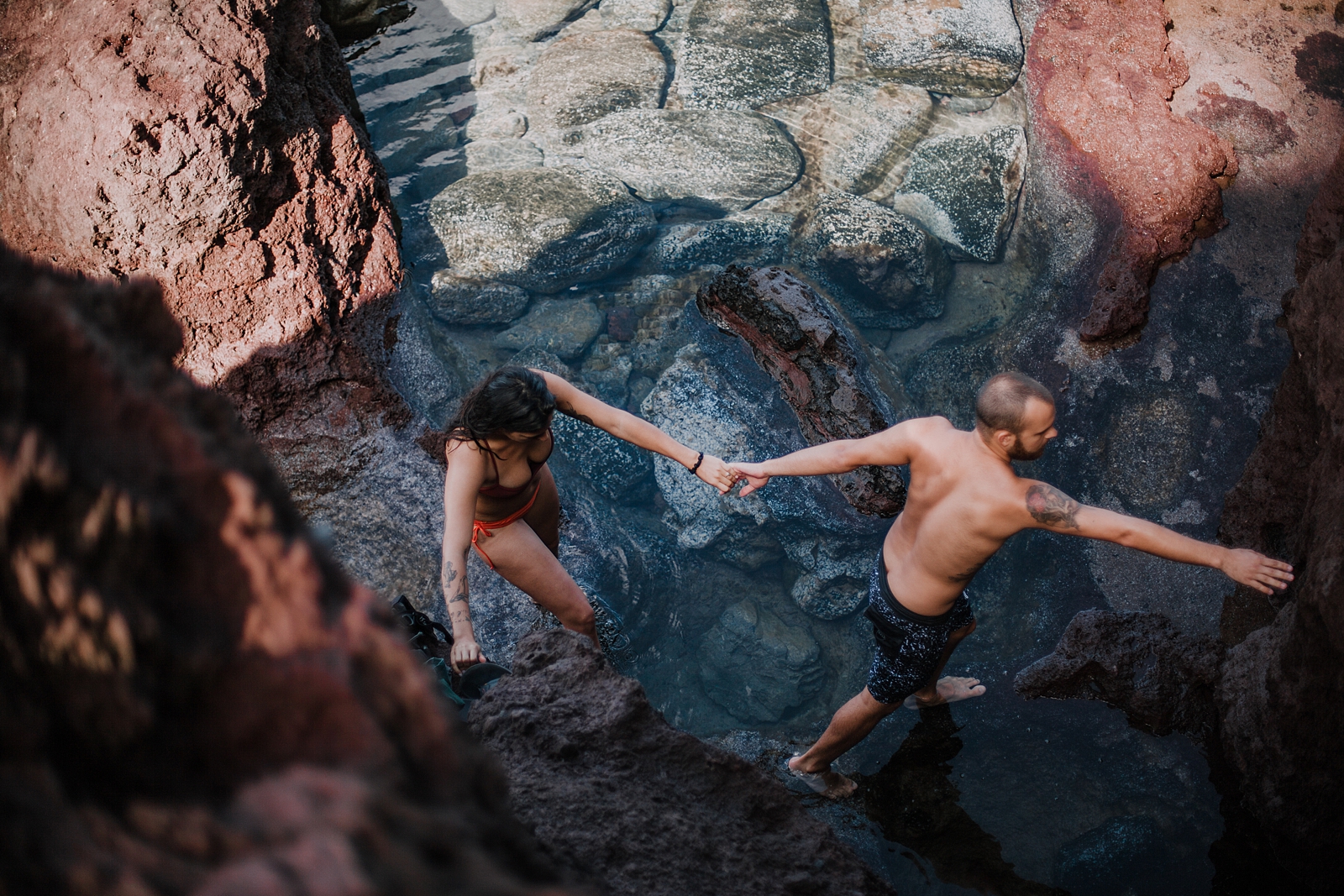 hiking to chutes and ladders in maui hawaii, maui swimsuit engagements, hawaii tide pools hike, hawaiian coastline, hiking the maui coast