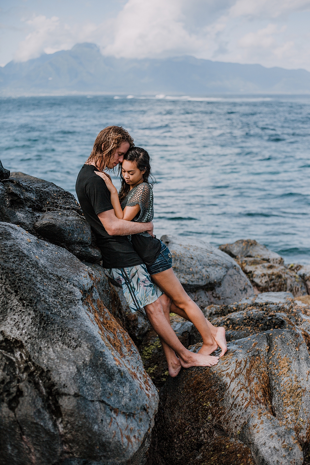 hiking paia in maui hawaii, maui engagements, hawaii tide pools hike, hawaiian coastline, hiking the maui coast, paia coast