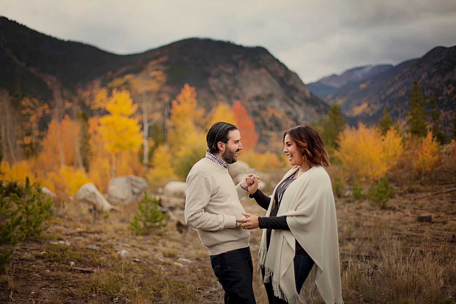 frisco colorado fall aspen leaves, hiking miners creek to colorado trail, hiking trails in frisco colorado, fall colors summit county colorado, frisco colorado engagement photographer