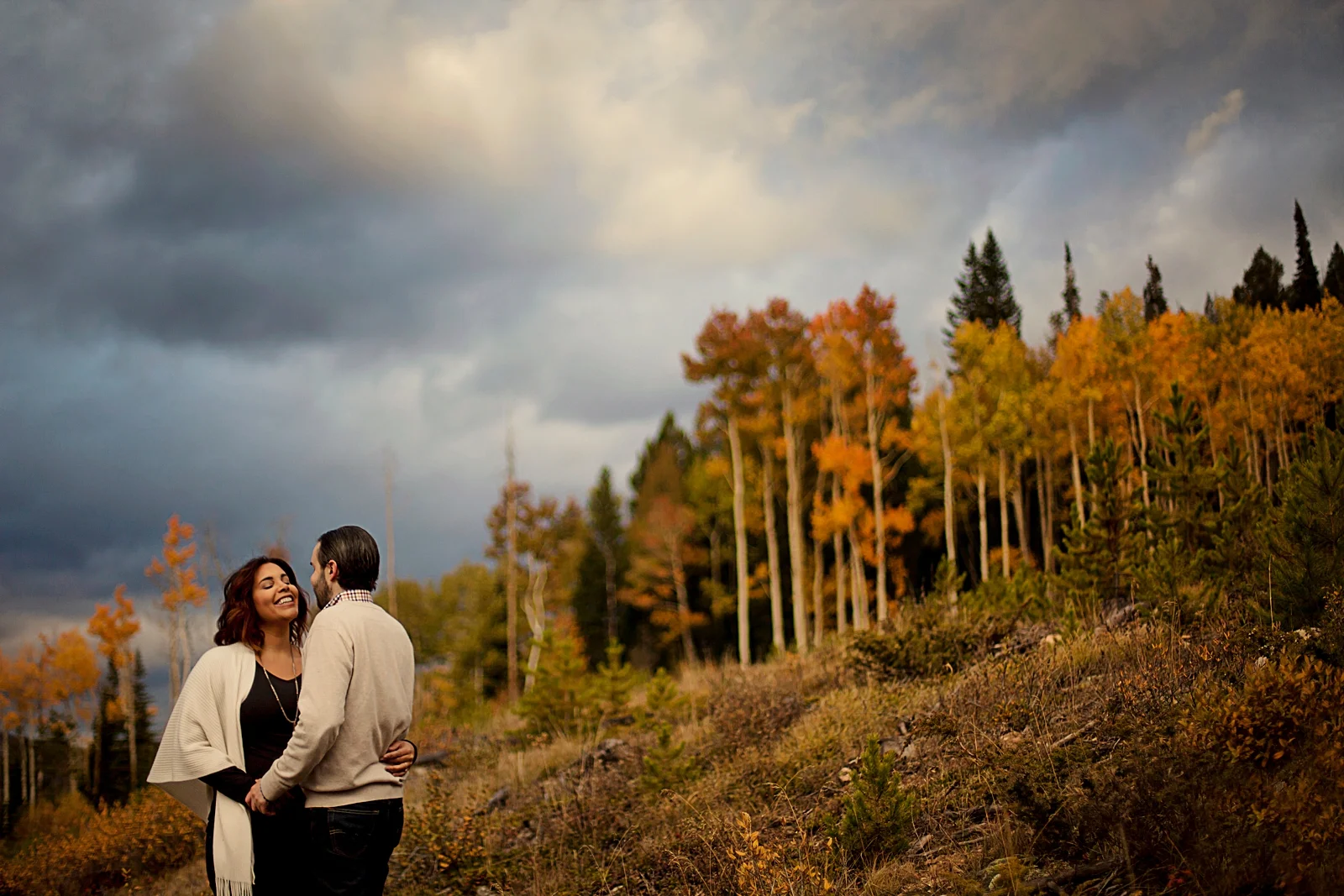 couple on frisco bike path, hiking miners creek to colorado trail, hiking trails frisco colorado, fall colors summit county colorado, frisco colorado engagement photographer