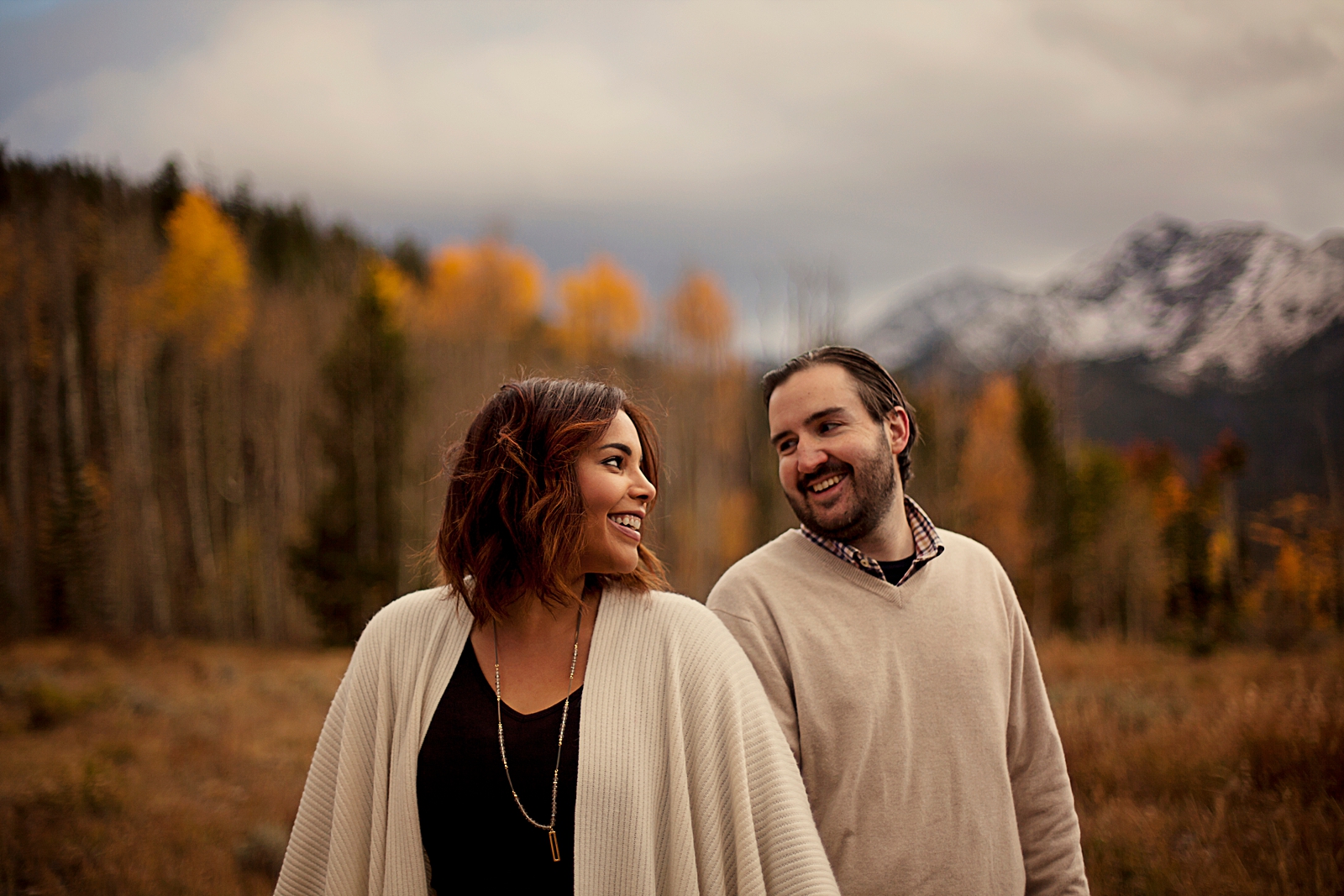 couple on frisco bike path, hiking miners creek to colorado trail, hiking trails frisco colorado, fall colors summit county colorado, frisco colorado engagement photographer