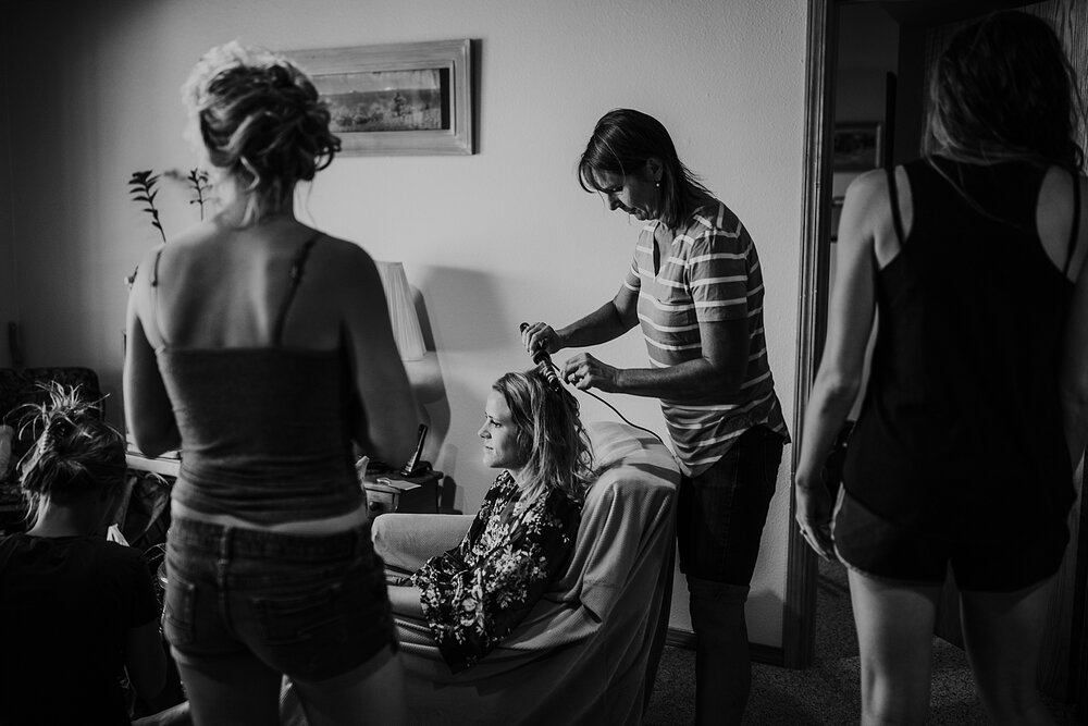 bride getting ready, mt hood elopement, mt hood wedding, mt hood national forest, smith rock state park wedding, smith rock state park hiking elopement, terrebonne oregon backyard wedding