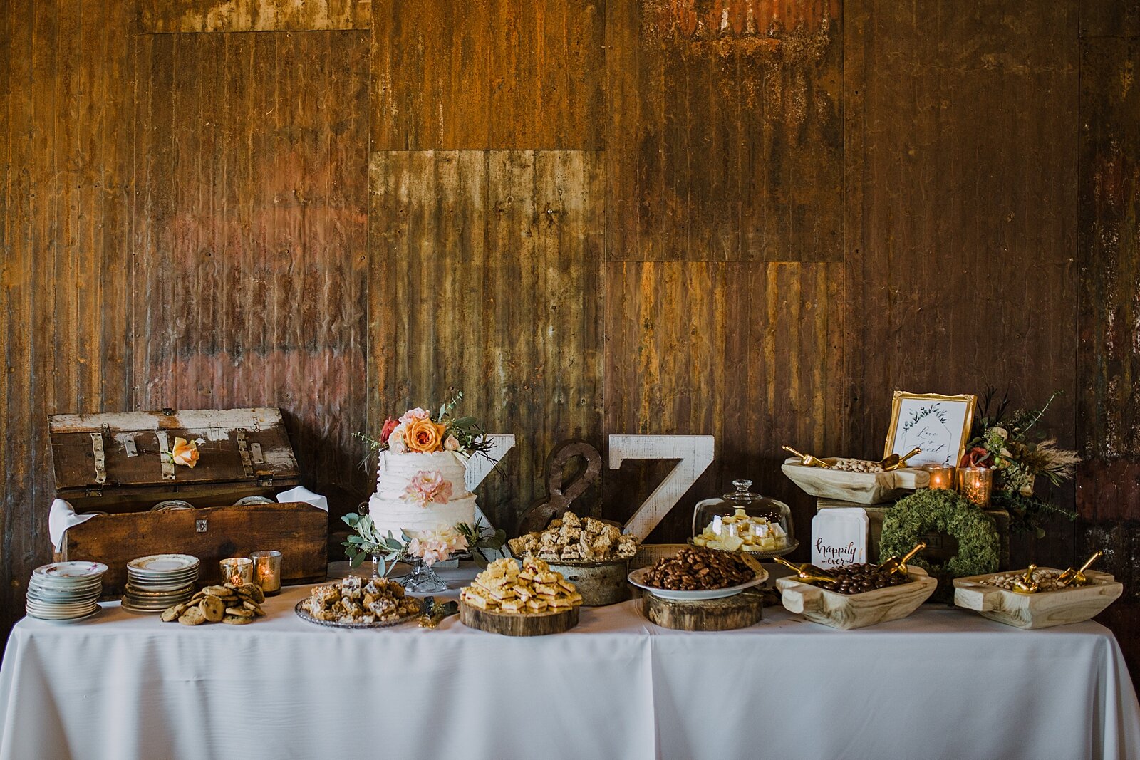 wedding cake and cookies, wedding tables, the barn at sunset ranch in buena vista co, buena vista colorado wedding, the barn at sunset ranch wedding, buena vista colorado wedding venue