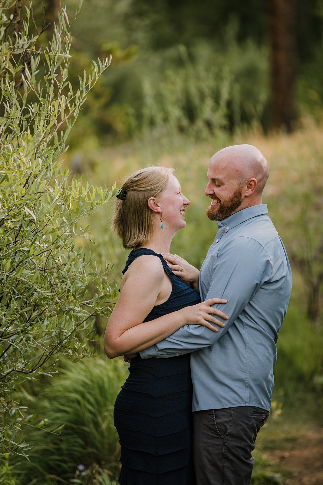 couple hugging, lily pad lake elopement, silverthorne pavilion wedding, mount buffalo elopement, summit county hiking elopement, summit county wedding