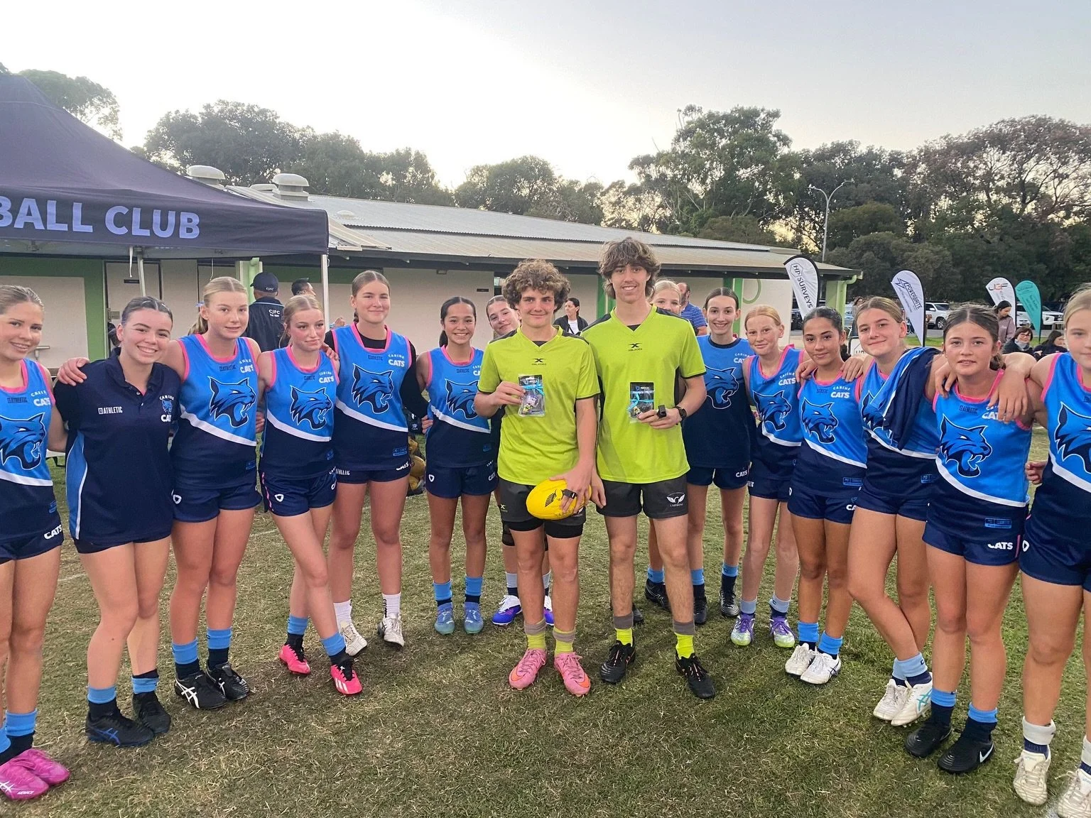 With this round being Umpire Appreciation Round, our girls teams helped kick off a club-wide initiative to recognise the important role umpires play in junior footy. 💙🏉

Before their games, players and coaches presented their match umpires with a s