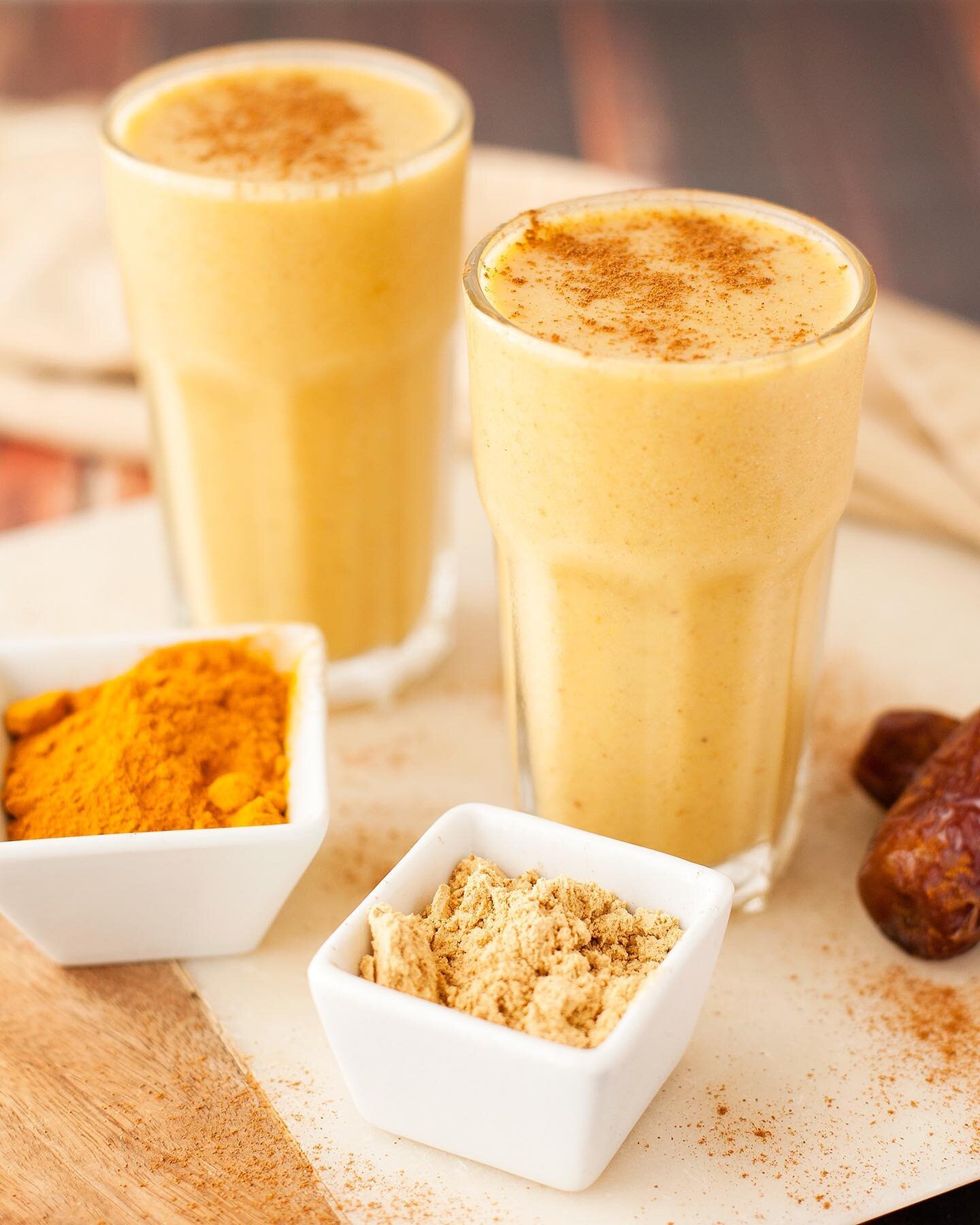 *** NEW RECIPE: CLEAN EATING TURMERIC SMOOTHIE ***⠀
Trying to get more of the amazing anti-inflammatory + skin boosting benefits of turmeric into your diet?!?! You gotta try this AMAZING smoothie, it tastes like dessert but's packed with superfoods a
