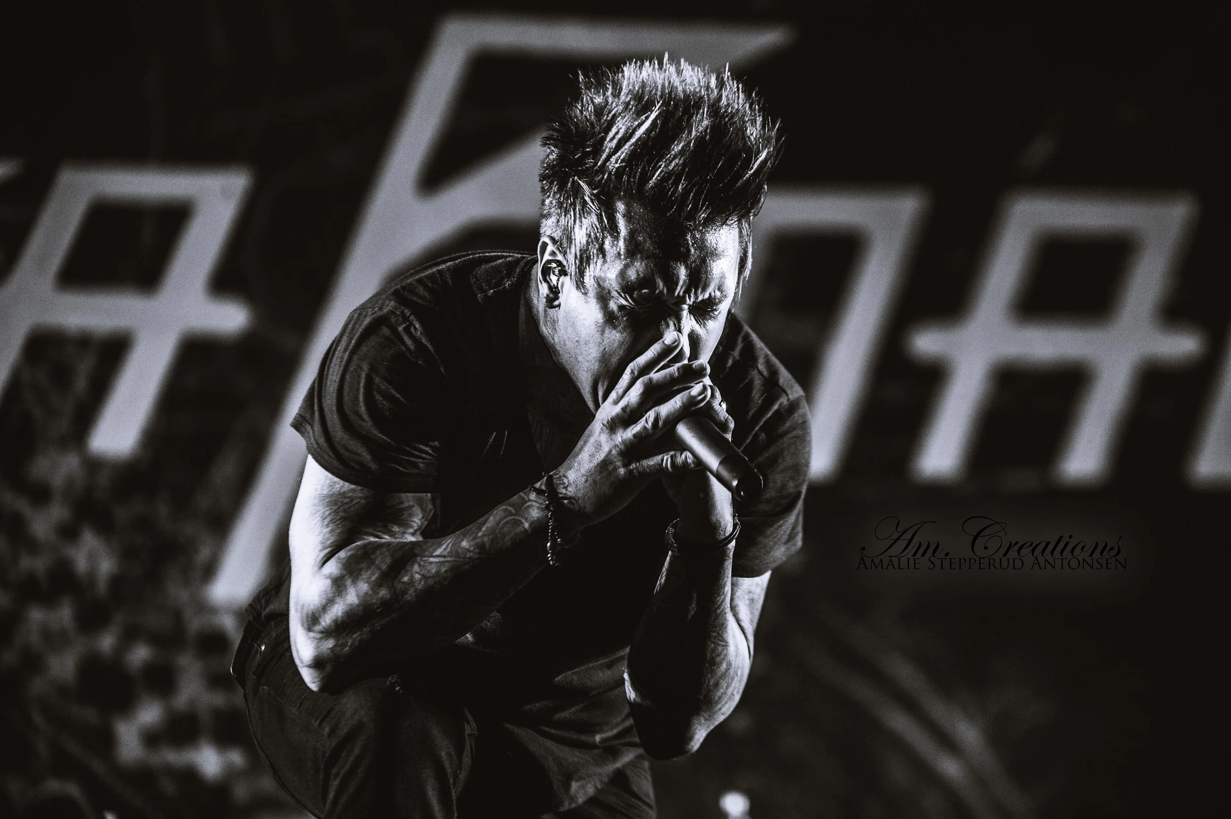papa_roach_by_amcreationss_d861sfi.jpg