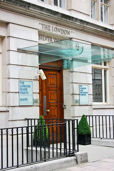 170px-Entrance_to_the_London_Silver_Vaults.jpg