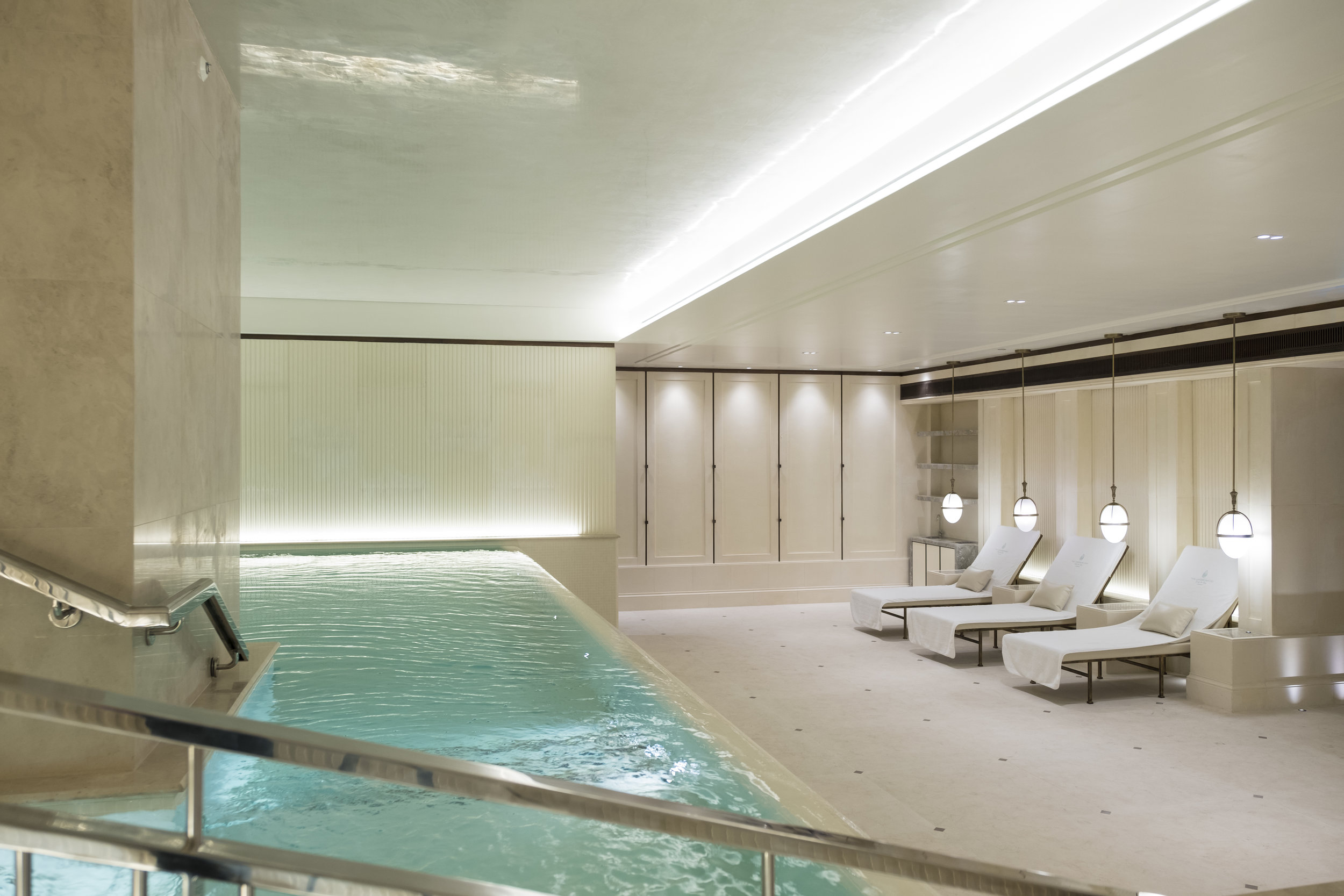 Lanesborough-Club-Spa-Room-Hydro Pool.jpg