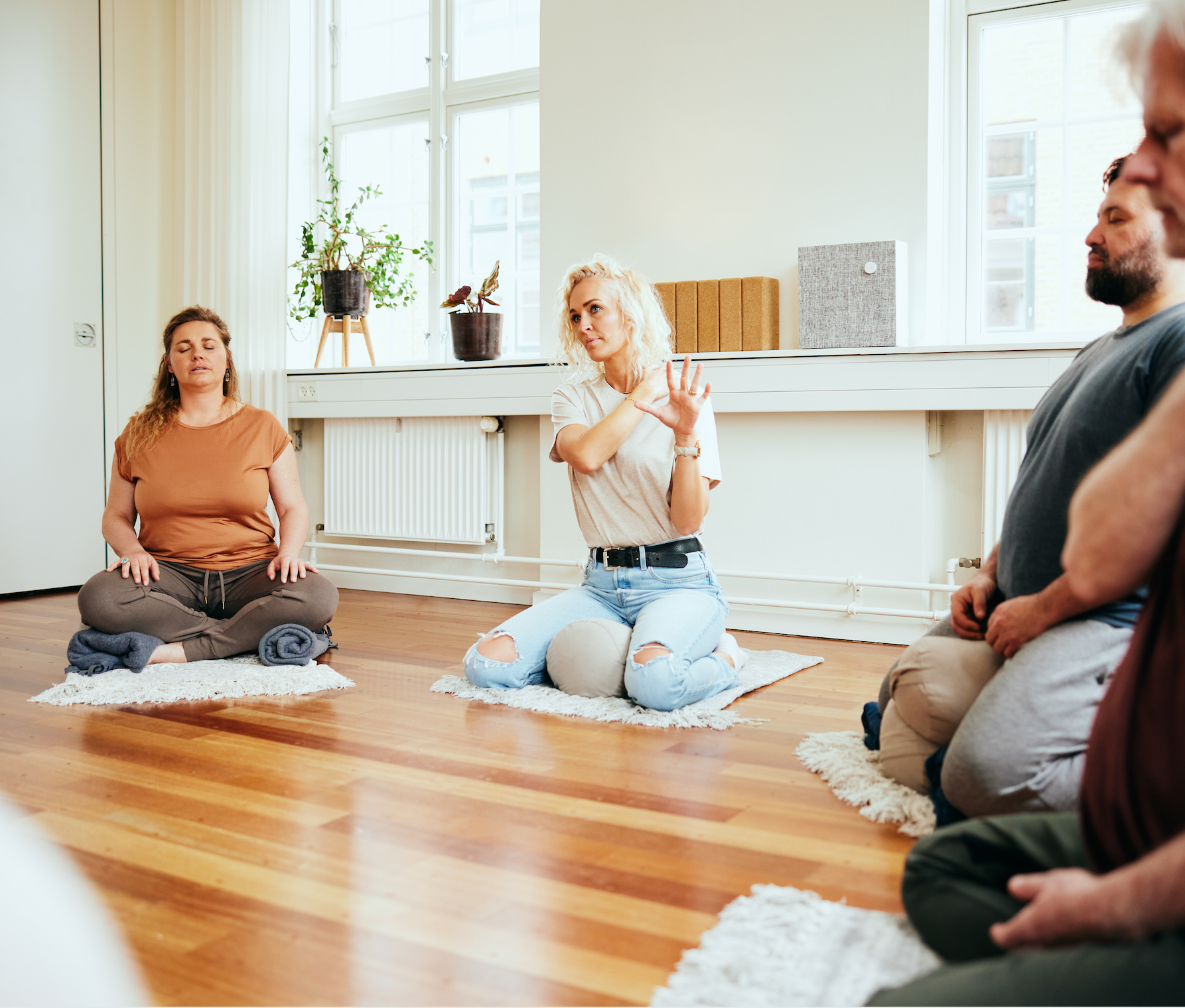 Morgenmeditation og energi-træning hos Cindy Kjøng