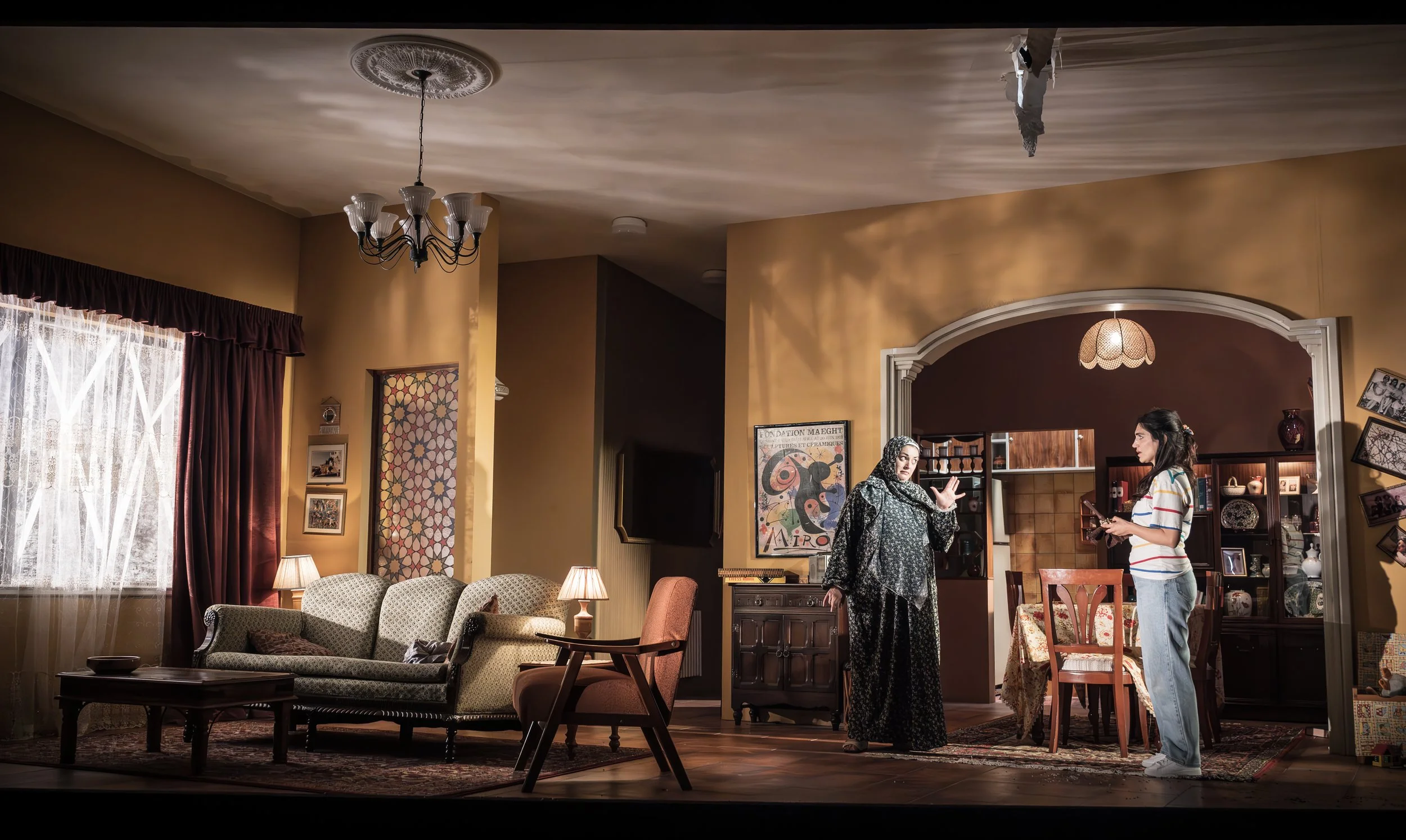 Under the Shadow PROD-08116 (2).jpg