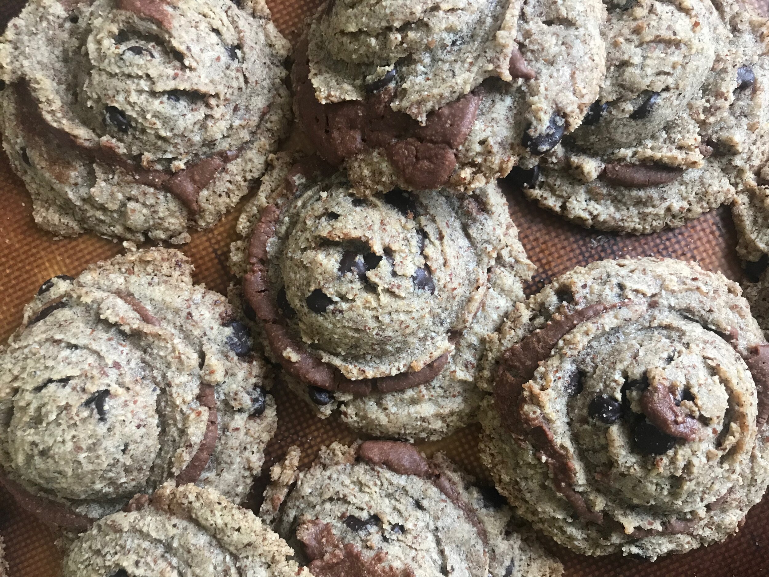 keto nutella chocolate chip cookies