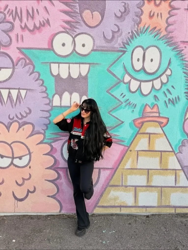 DREAMING OF @designercon and all the wonderful artists and toy designers (and LEGENDS) I got to meet there!!!!! hiii new friends!🥹🥰 the event felt like a playground of all the things i love like yall I&rsquo;ve never been more fired up to get the B