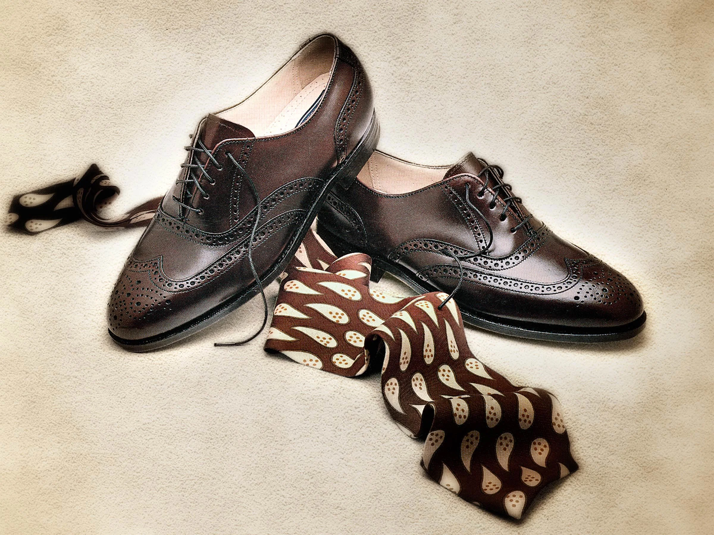 bostonian-wingtips-and-tie.jpg