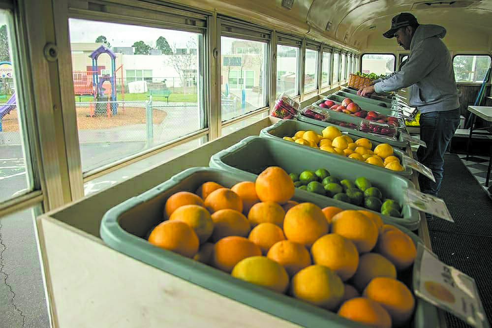 Any Street Grocery allows shoppers to pick from a wide selection of fresh organic produce. The bus will accept payments for the food through SNAP and other food assistance programs. (Credit: Any Street Grocery).