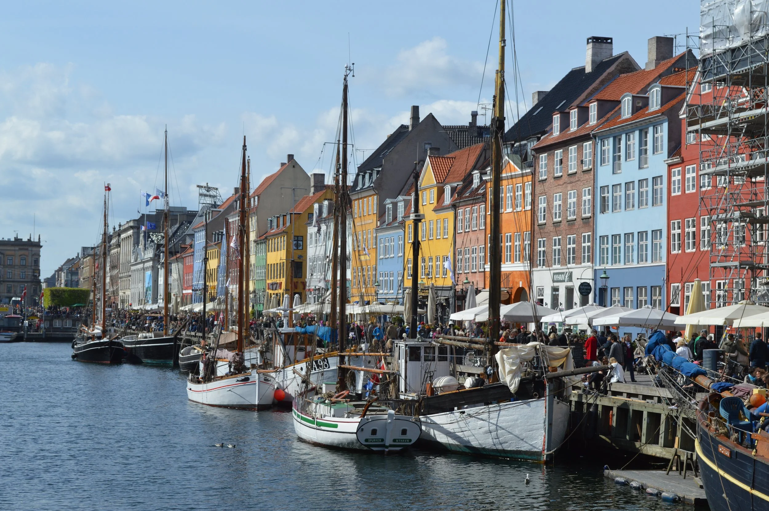 architecture-boats-buildings-416024.jpg