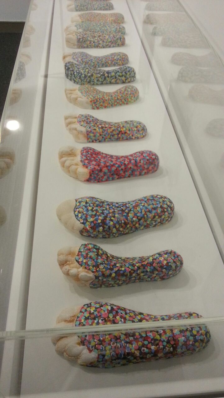 Feet looking right