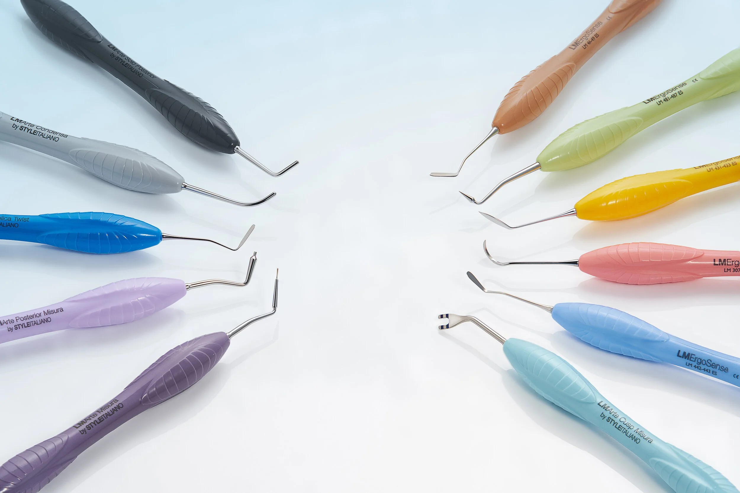 LM Dentalin Hammaslääkäri-instrumentteja kuvattuna valokuvausstudiossa Turussa