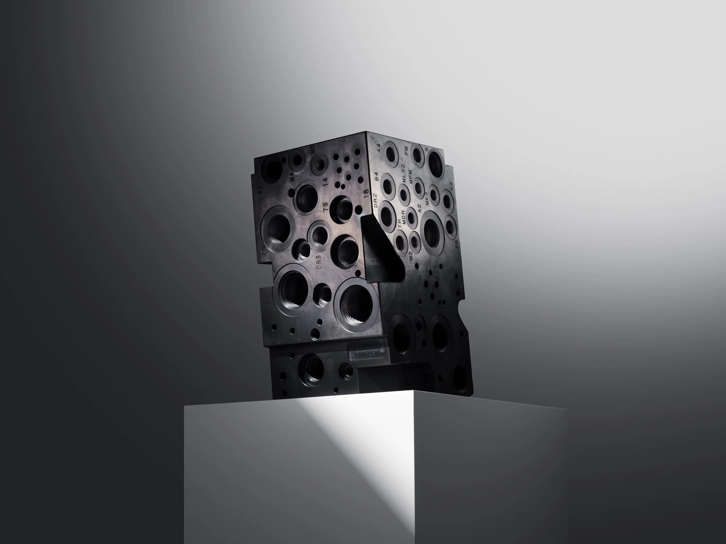 Tuotekuva teollisuudelle Turussa. Kuvassa hydrauliikka lohko