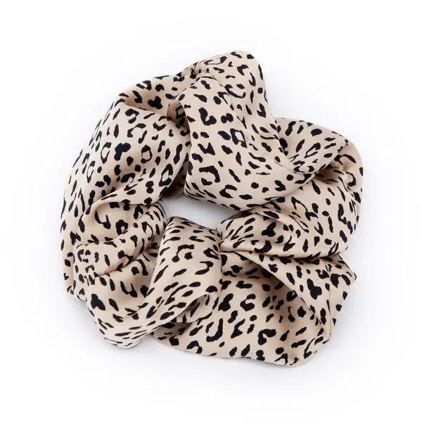 leopard scrunchie.png