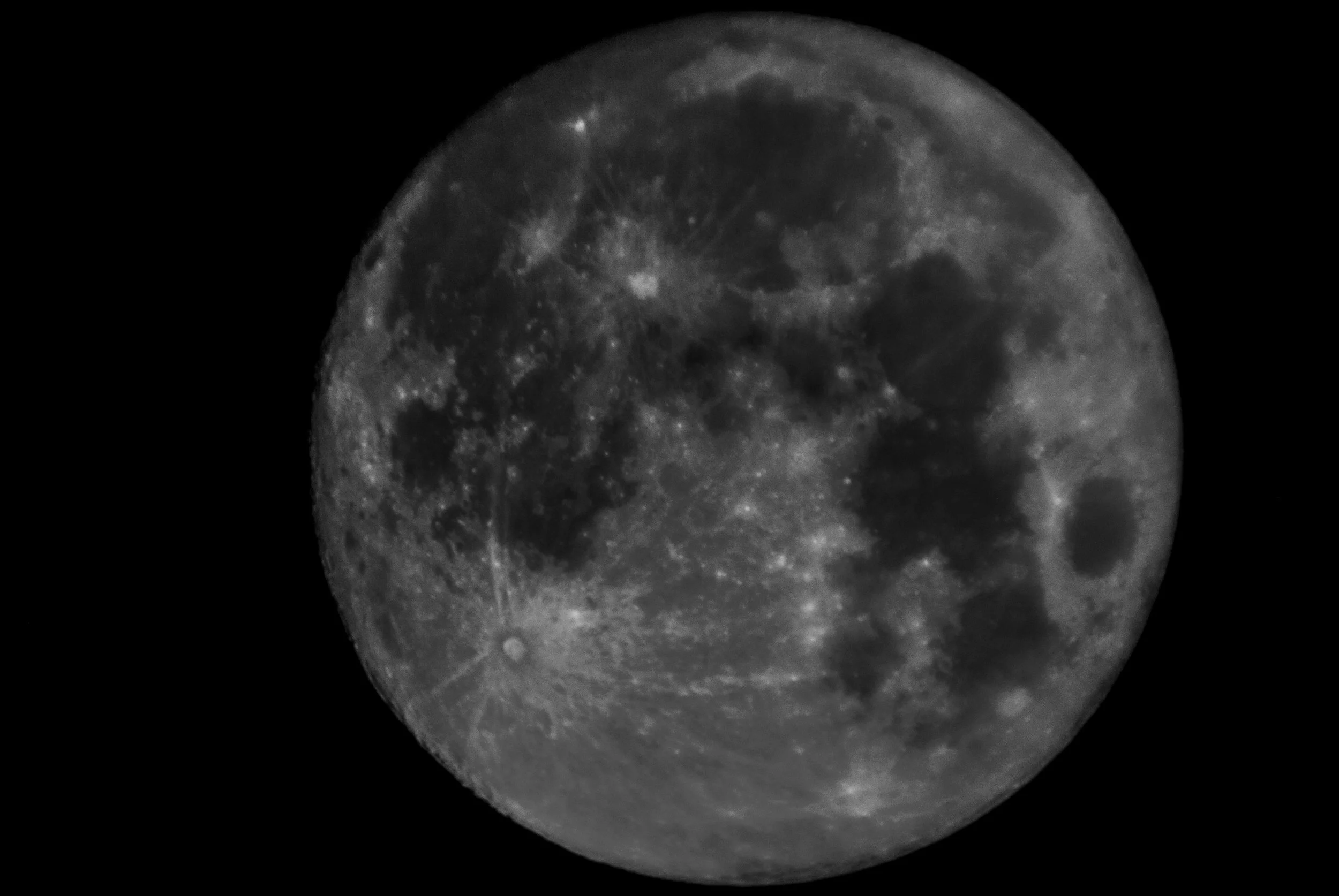 98.1 waxing gibbous 0710.jpg