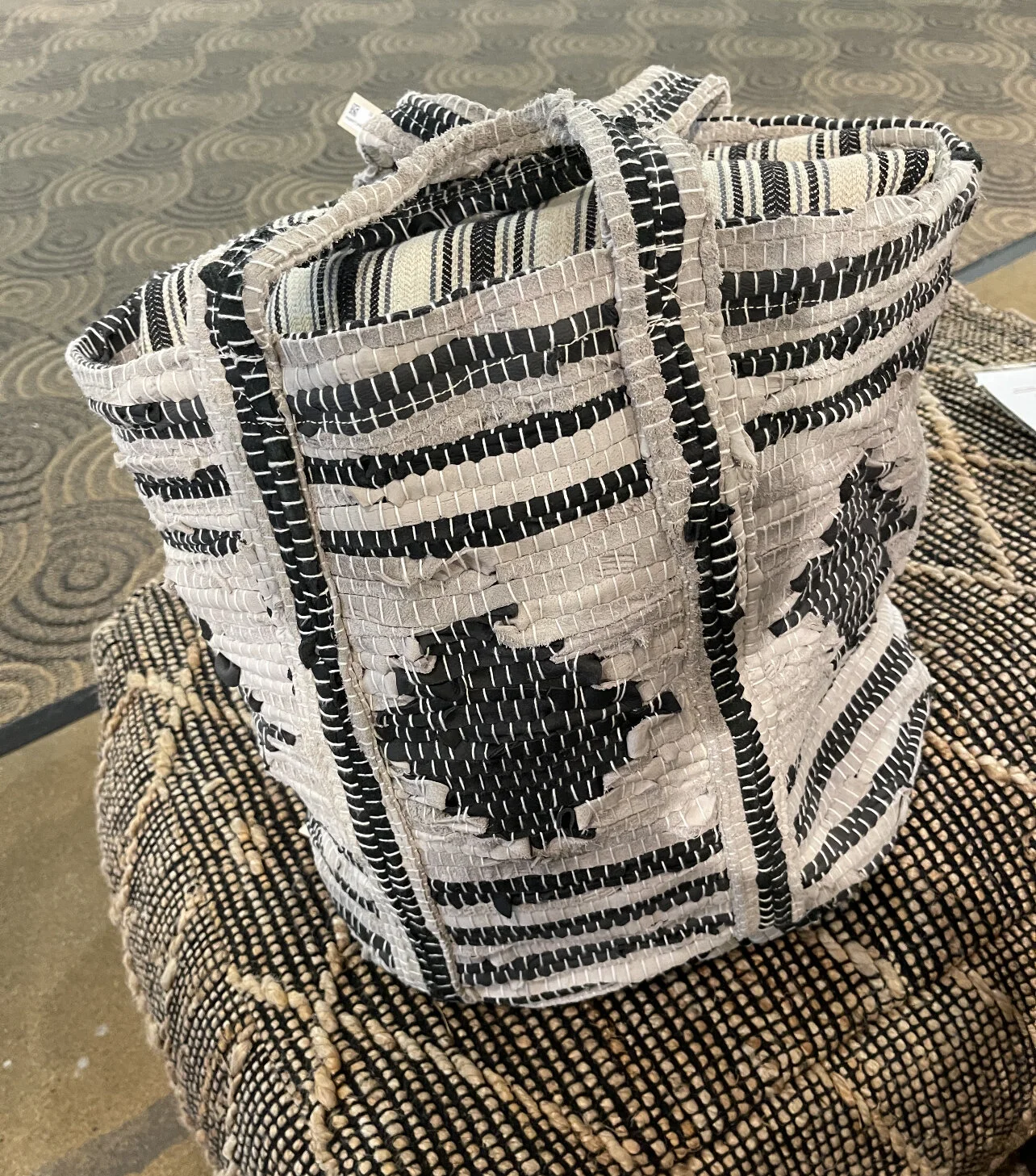 1C5C1323-9BCF-463E-98BC-DC4044A95969