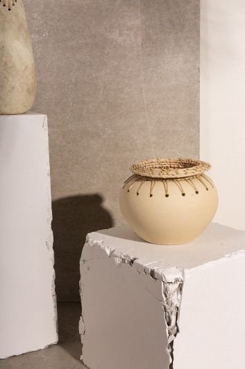 alaya_glazed_pot_pedestal.jpg