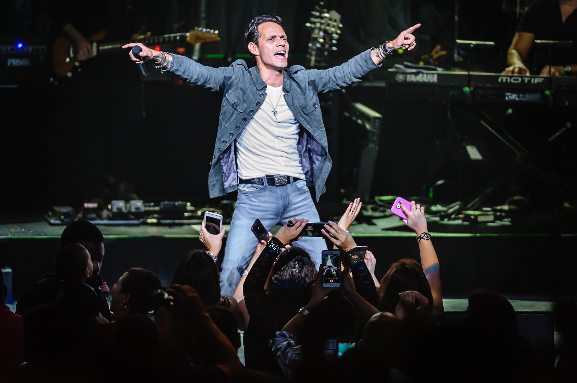 0835_blu_Marc_Anthony@Foxwoods.jpg