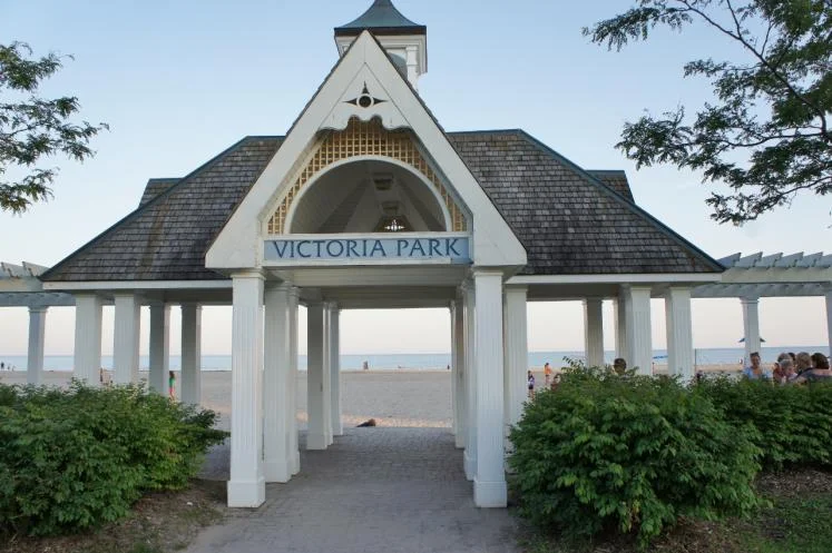 entrance to victoria park beach
