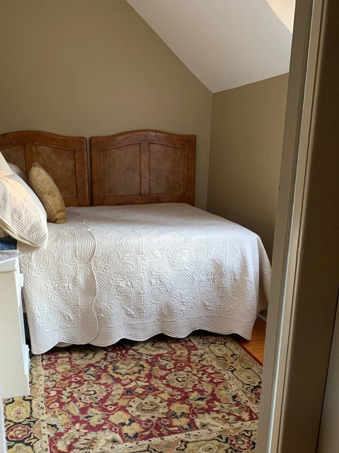 east guestroom (sleeps 2)