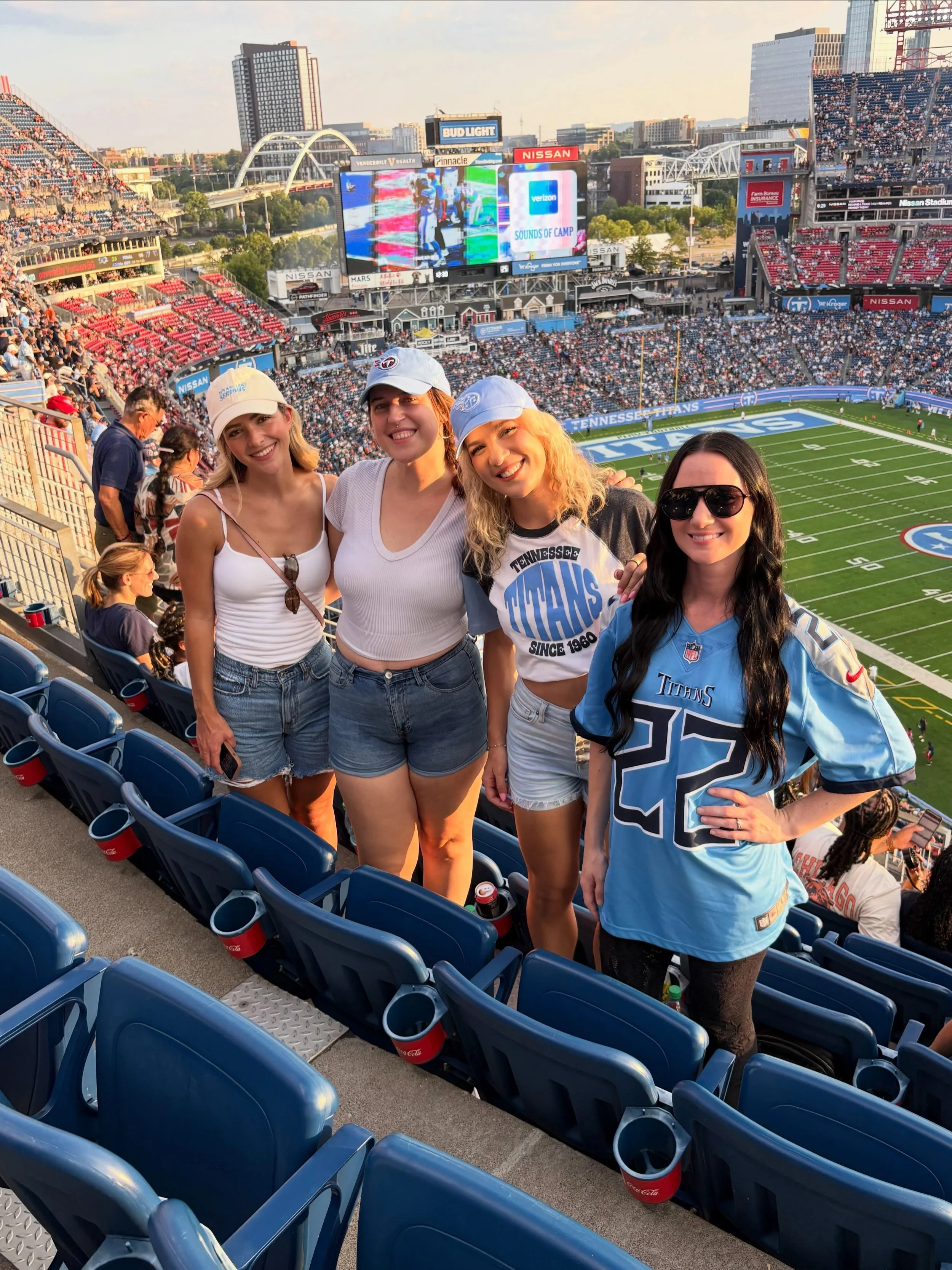 the friend group kicks off football szn early this year&hellip; 🏈

#preseason #titans