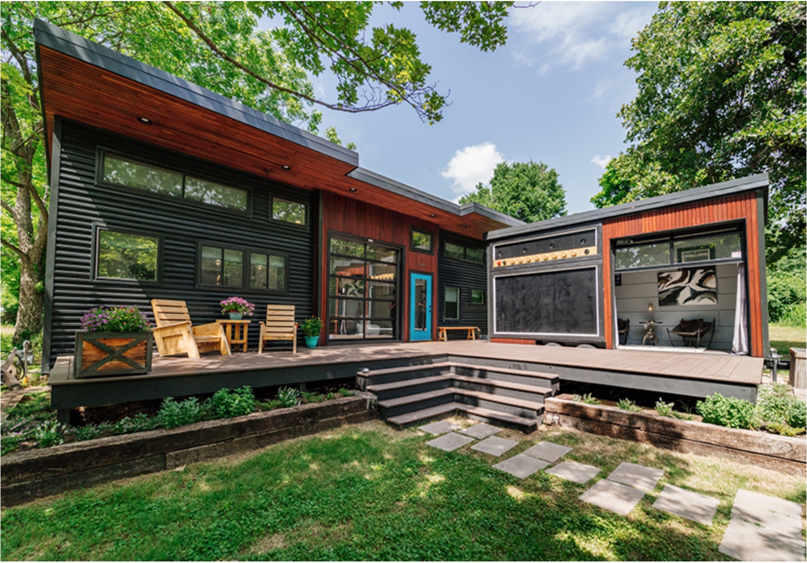 2exterior house1.jpeg