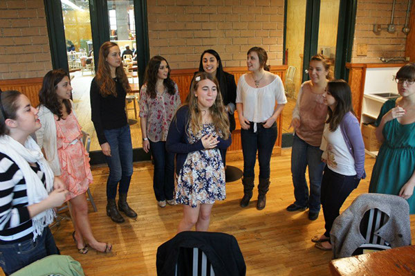 Jankie Vingan solos our Alumni song, Unwritten