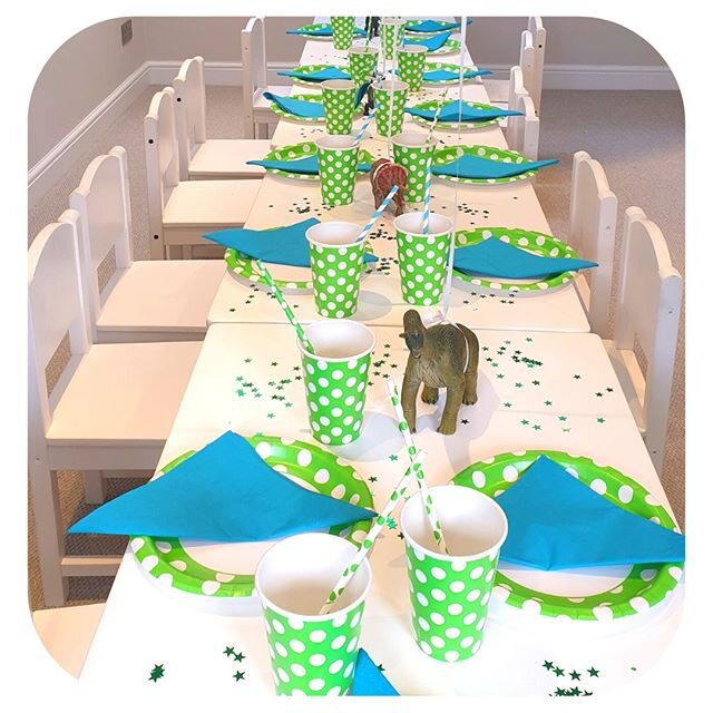 REPURPOSE FOR TABLE DECOR⠀⠀⠀⠀⠀⠀⠀⠀⠀
⠀⠀⠀⠀⠀⠀⠀⠀⠀
Check out this easy idea one of our clients came up with. Decorate the tables with your children favourite toys. The bonus of these dinosaurs was they made a great weight for the balloons too! What other t