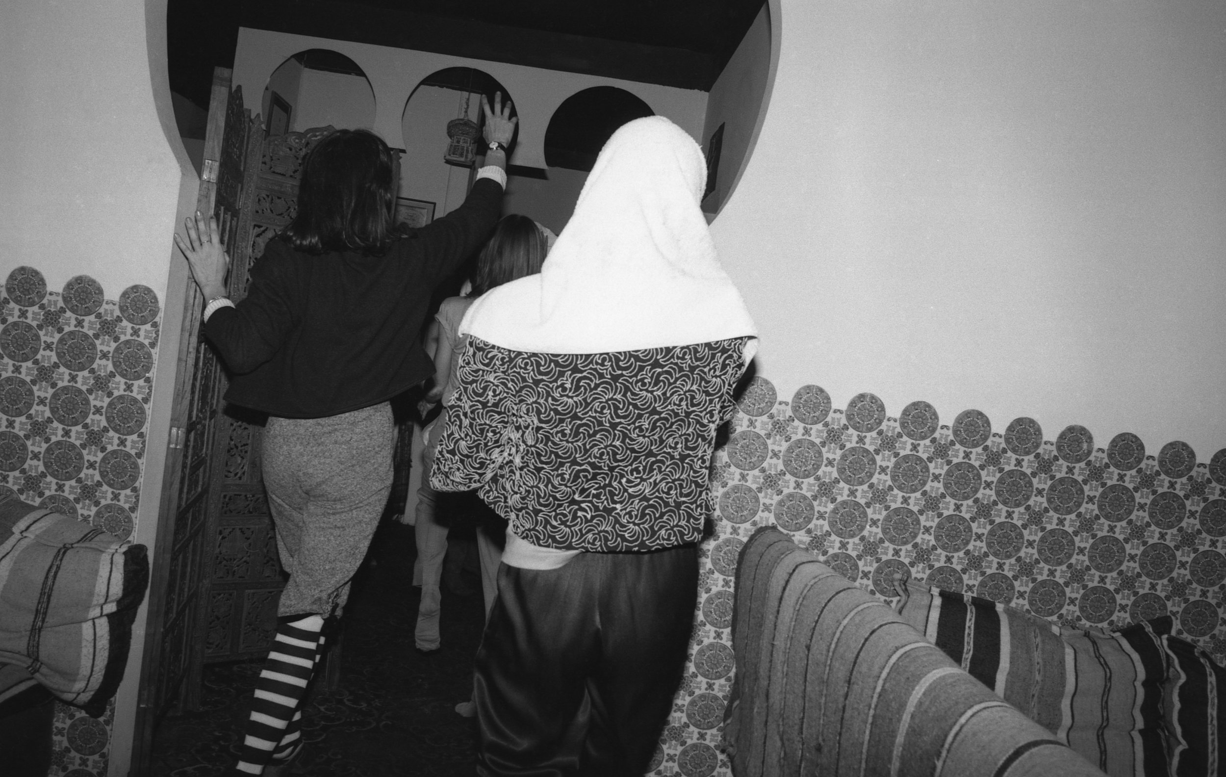 Moroccan Restaurant: Girls' Night Out. Los Angeles, 1981 (17/19)