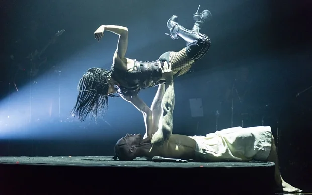 FKA TWIGS 'Congregata', photo: Paula Harrowing