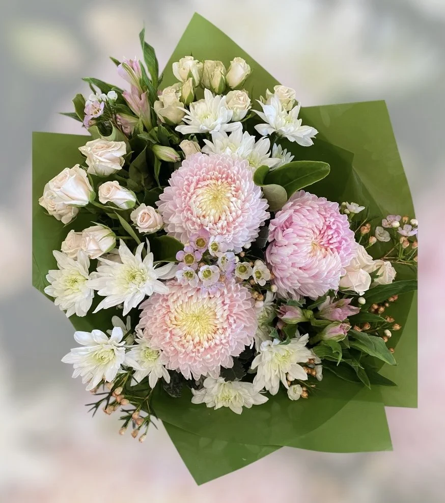disbud & spray chrysanthemum, spray roses bouquet