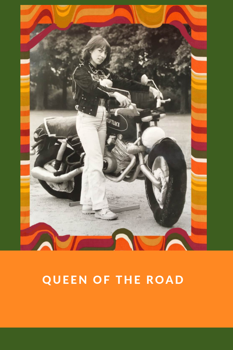 I t’s a SOFTUKI! La seule et unique moto molle. En souvenir affectueux de Hattie Hammel , la Queen des Sculptures molles.