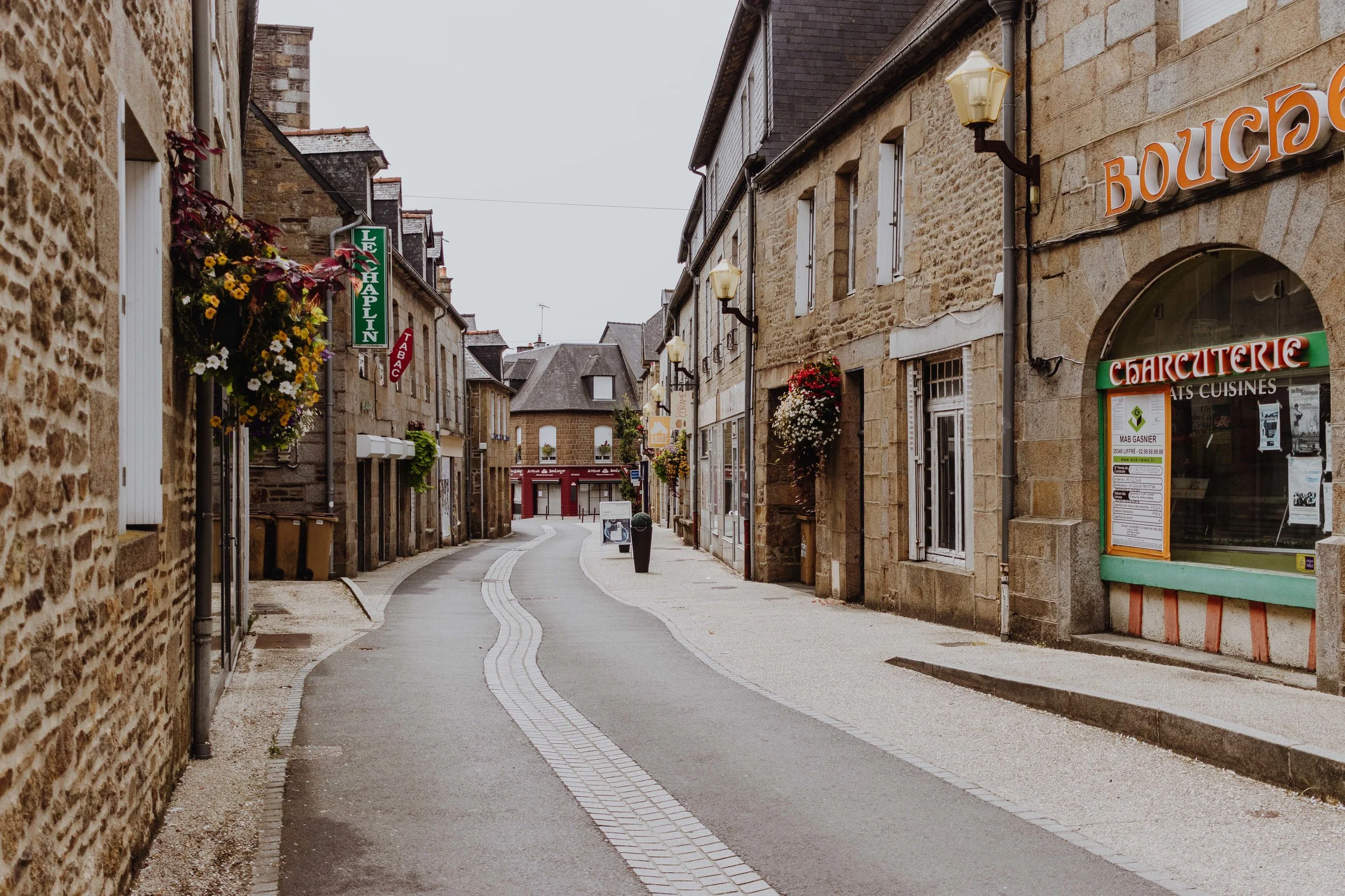 Saint-Brice-en-Cogles, Maen Roch