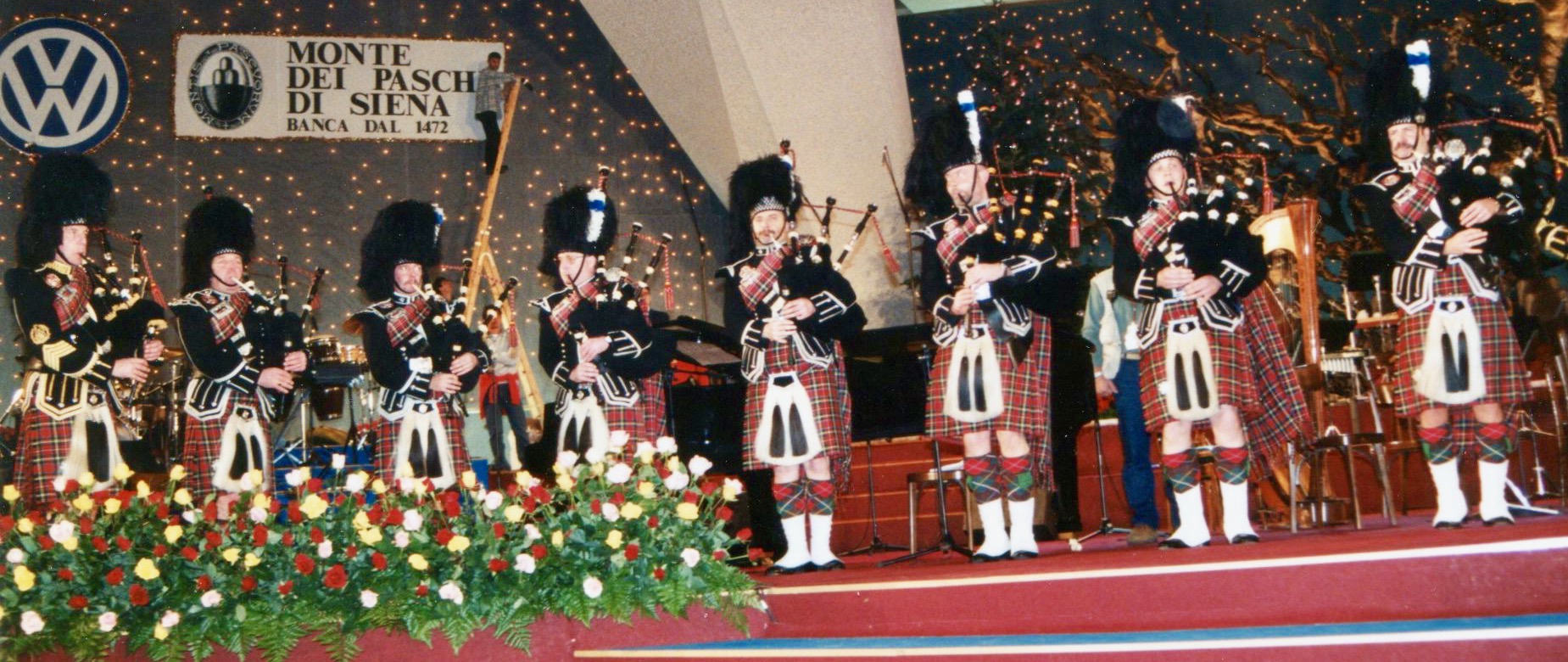 Opening the Show. Other artists included B B King, Chaka Khan, The Cors, not to mention The Orchestra Filarmonica Di Montecarlo