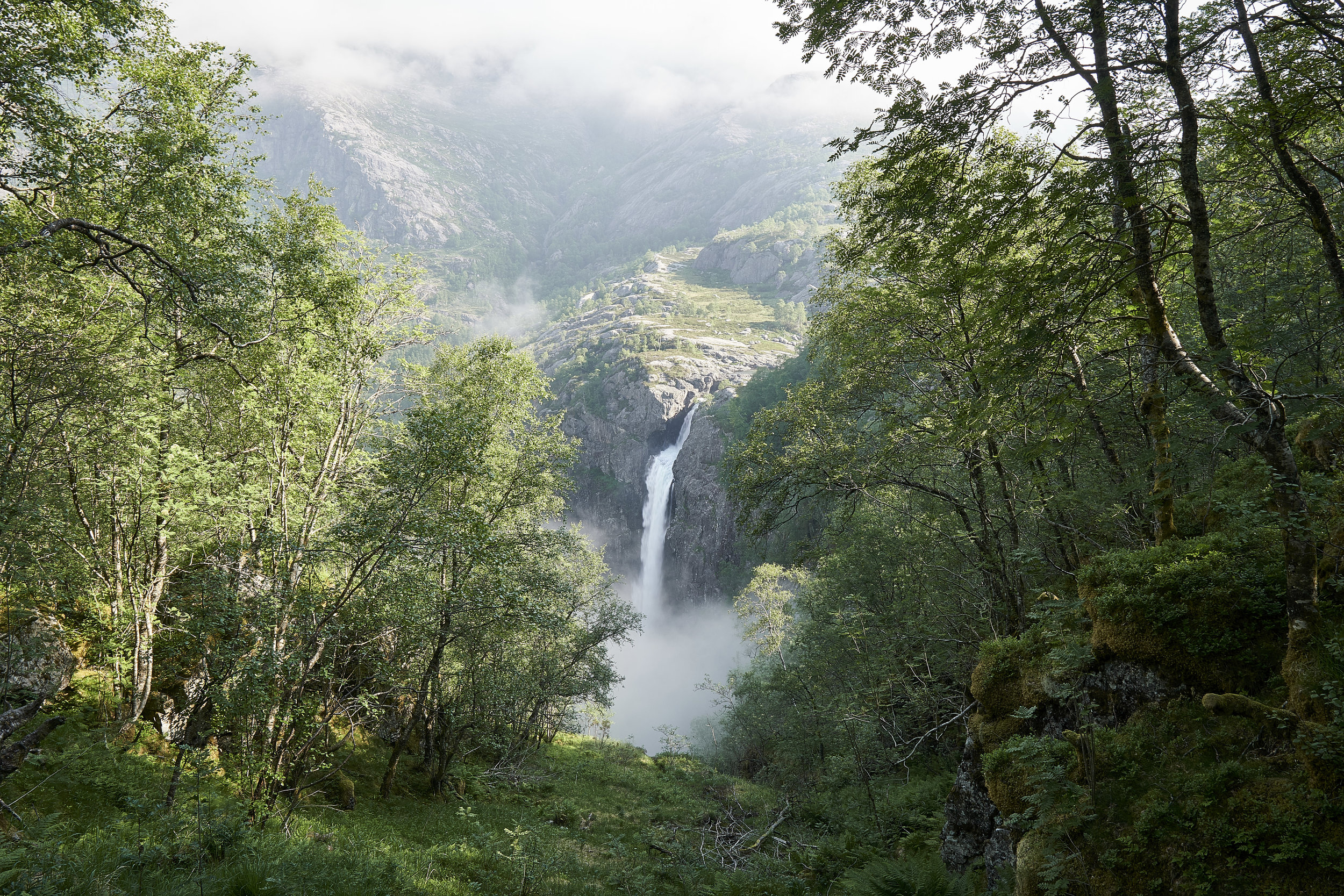 norway - manafossen 3.jpg